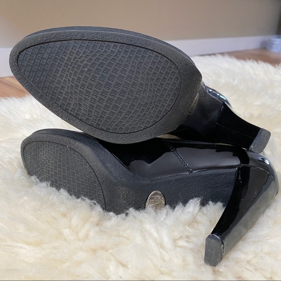 Stuart Weitzman High Shine Patent Heeled Booties Size 6.5 - Picture 13 of 15